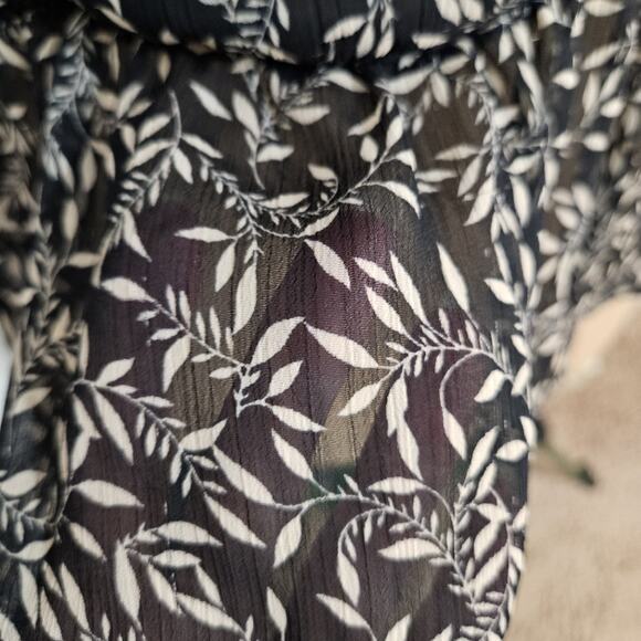 Knox Rose Top Floral Embroidered Sheer Hem Boho Cottagecore Sleeveless Blouse - Picture 8 of 14